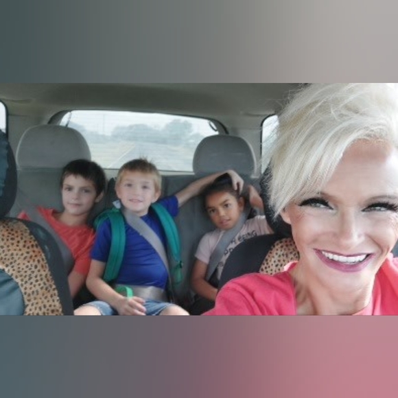 Meet your Posher, Renea - Picture 3 of 4